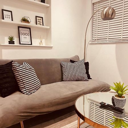 Apartament Modern 1 Bed Flat In The Heart Of Hackney Londyn Zewnętrze zdjęcie